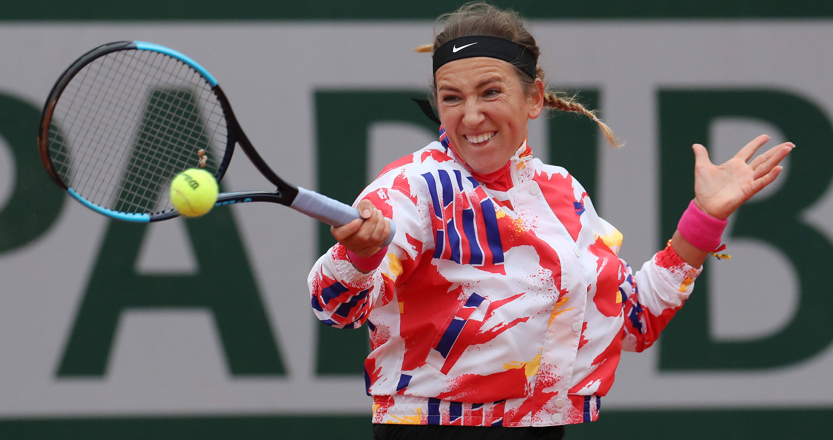 爱游戏官网-关于阿扎伦卡连续十二场比赛得分超过表现优异，勇士不断突破！的信息